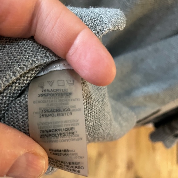 Calvin Klein sweater - Picture 3 of 3